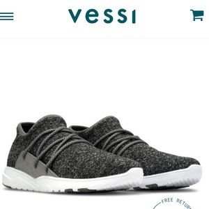 Vessi Women’s Cityscape / waterproof / sz 9